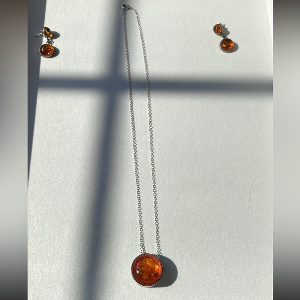 Two piece jewelry set